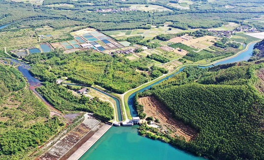 李強(qiáng)主持召開國(guó)務(wù)院常務(wù)會(huì)議 聽取國(guó)家水網(wǎng)建設(shè)情況匯